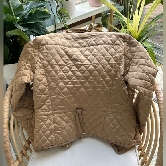 Massimo Dutti quilted jacket. - Picture 2 of 3